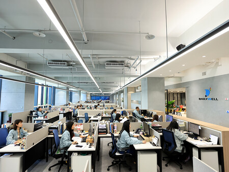 Bright & Comfortable Modern Office