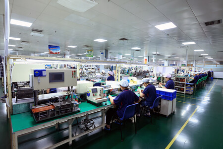 Automated & Semi-Automated Human-Robot Collaborative Lines